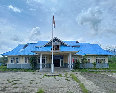 KANTOR CAMAT LOTRE TIMUR